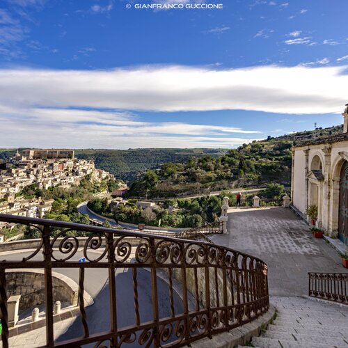 The ancient staircase between Ragusa center and Ragusa Ibla - Walk